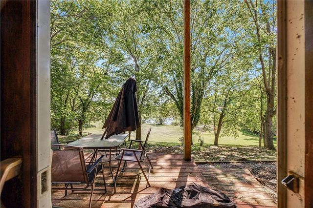 2323 S Crenshaw Road, Independence, MO 64057