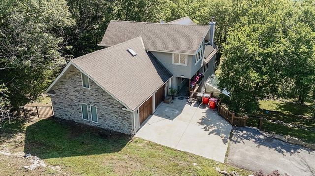 2323 S Crenshaw Road, Independence, MO 64057