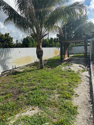4560 NW 6th Ct, Plantation, FL 33317
