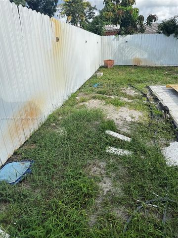 4560 NW 6th Ct, Plantation, FL 33317