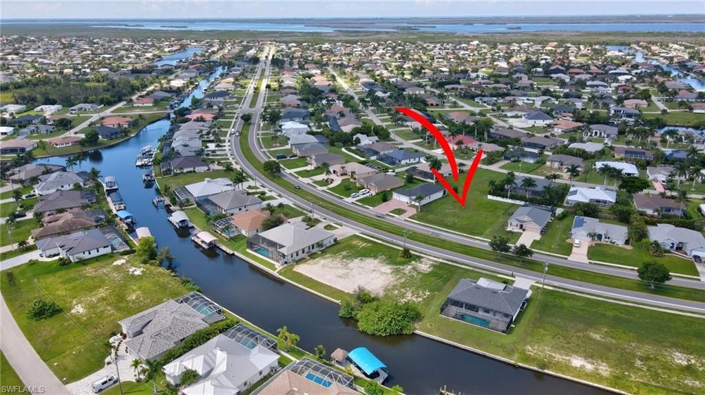 Image 20 of property listing at 2536 Surfside BLVD, Cape Coral, FL 33914