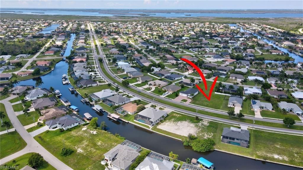 Image 4 of property listing at 2536 Surfside BLVD, Cape Coral, FL 33914