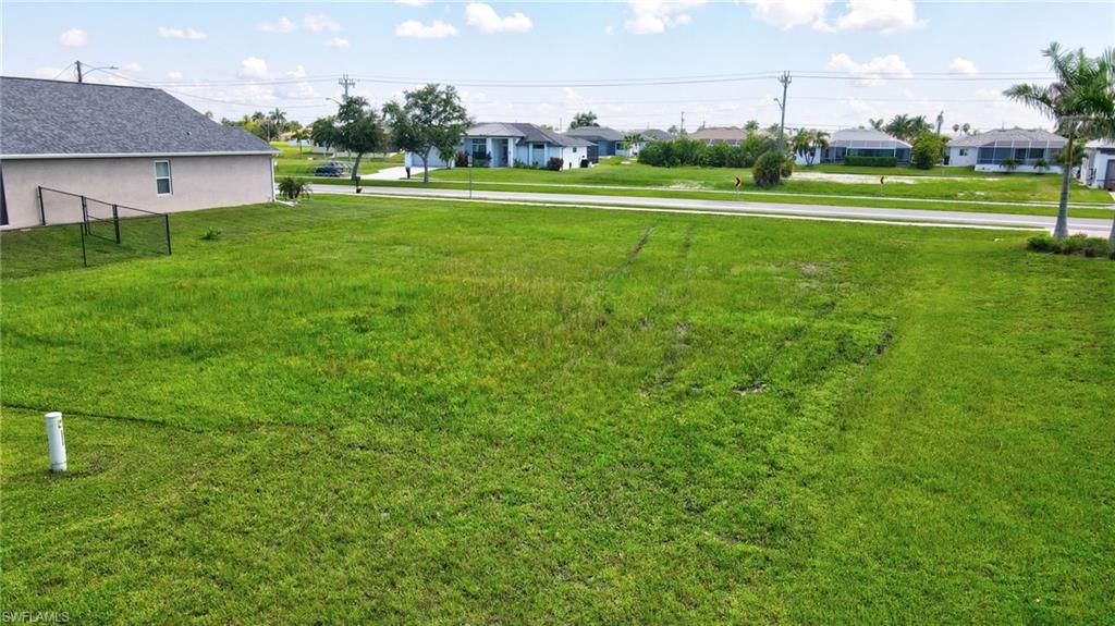 Image 5 of property listing at 2536 Surfside BLVD, Cape Coral, FL 33914