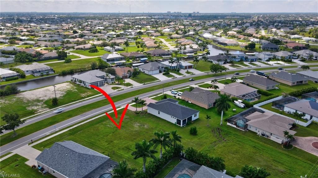 Image 8 of property listing at 2536 Surfside BLVD, Cape Coral, FL 33914