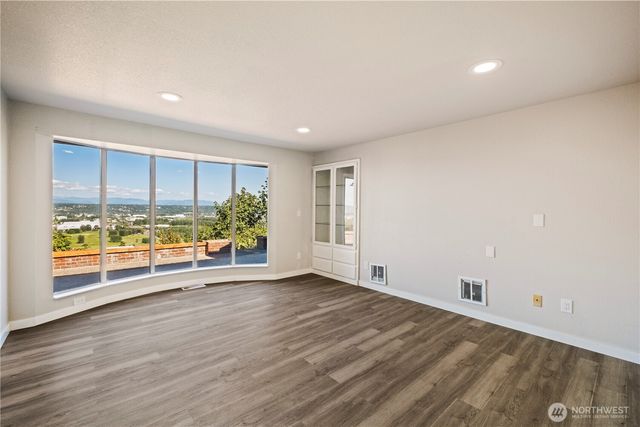 20916 Military Road S, Seatac, WA 98198