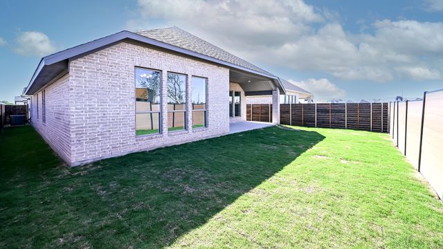 313 Foxfire CV, Lockhart, TX 78644