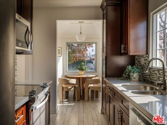 2207 Alsace Avenue, Los Angeles, CA 90016