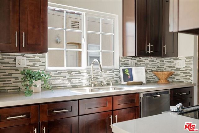 2207 Alsace Avenue, Los Angeles, CA 90016