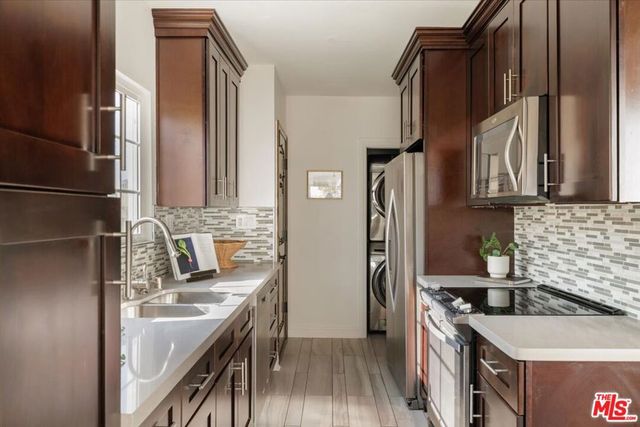 2207 Alsace Avenue, Los Angeles, CA 90016