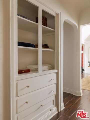 2207 Alsace Avenue, Los Angeles, CA 90016