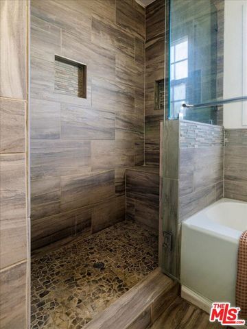 2207 Alsace Avenue, Los Angeles, CA 90016