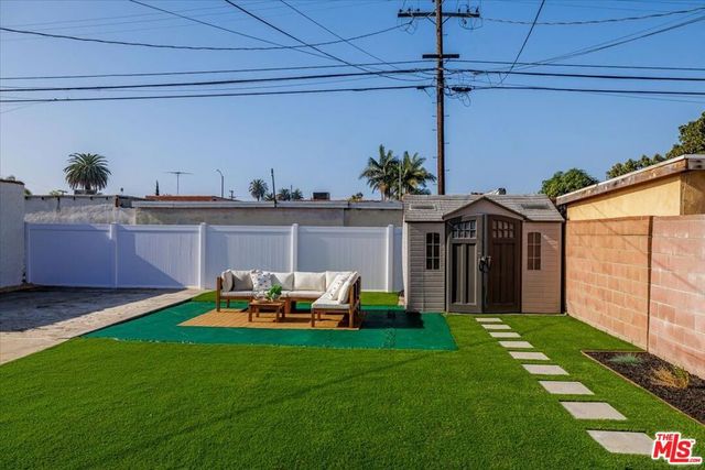 2207 Alsace Avenue, Los Angeles, CA 90016