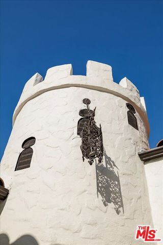 2207 Alsace Avenue, Los Angeles, CA 90016