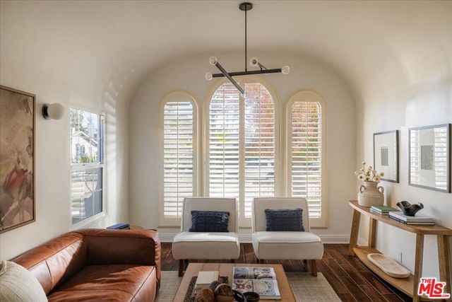 2207 Alsace Avenue, Los Angeles, CA 90016