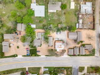 920 E Blanco C, Boerne, TX 78006