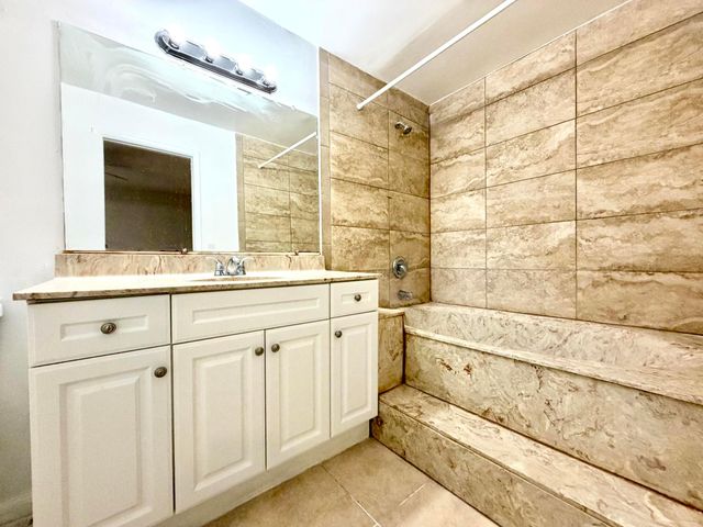 30 CROSSINGS Circle A, Boynton Beach, FL 33435