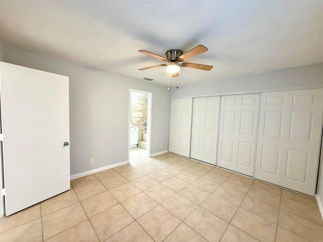 30 CROSSINGS Circle A, Boynton Beach, FL 33435