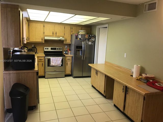 3965 NW 9th Ave 3, Deerfield Beach, FL 33064