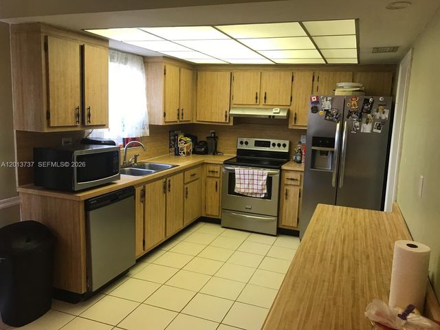 3965 NW 9th Ave 3, Deerfield Beach, FL 33064