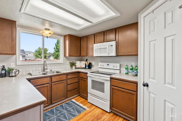 214 E Screech Owl Dr., Kuna, ID 83634