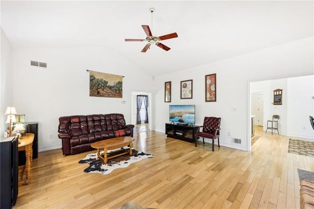 318 Dogwood Trace, Mcdonough, GA 30252