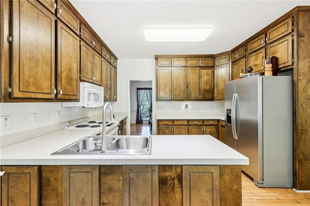 318 Dogwood Trace, Mcdonough, GA 30252