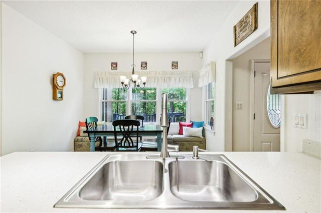 318 Dogwood Trace, Mcdonough, GA 30252