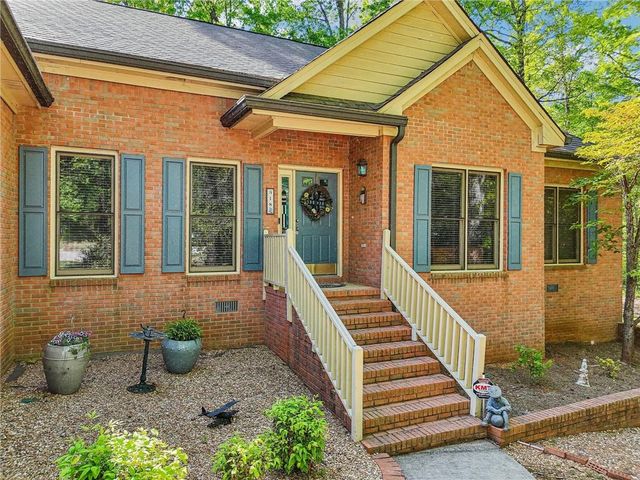 318 Dogwood Trace, Mcdonough, GA 30252