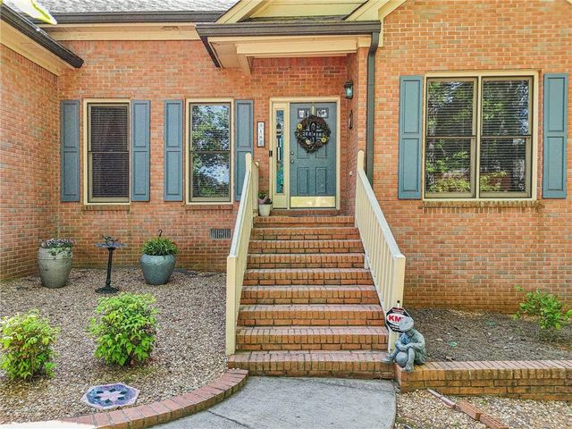 318 Dogwood Trace, Mcdonough, GA 30252