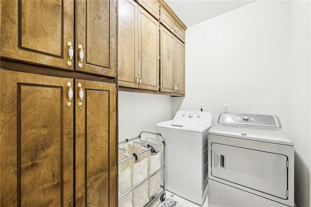 318 Dogwood Trace, Mcdonough, GA 30252