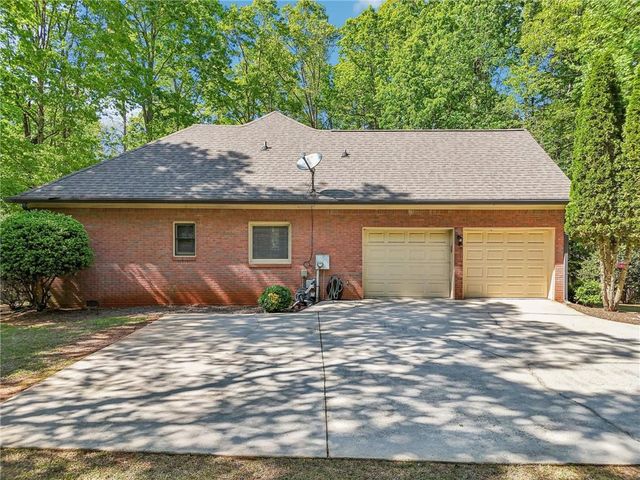 318 Dogwood Trace, Mcdonough, GA 30252