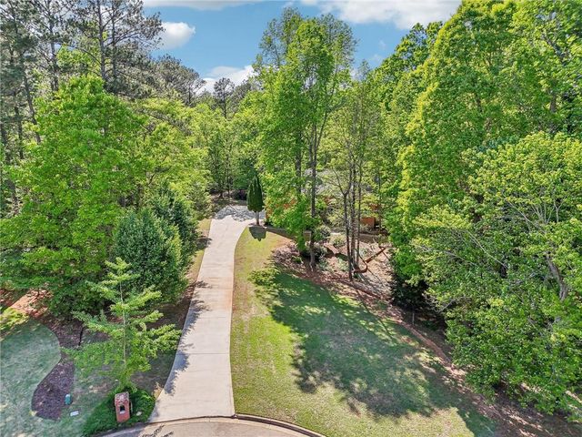 318 Dogwood Trace, Mcdonough, GA 30252