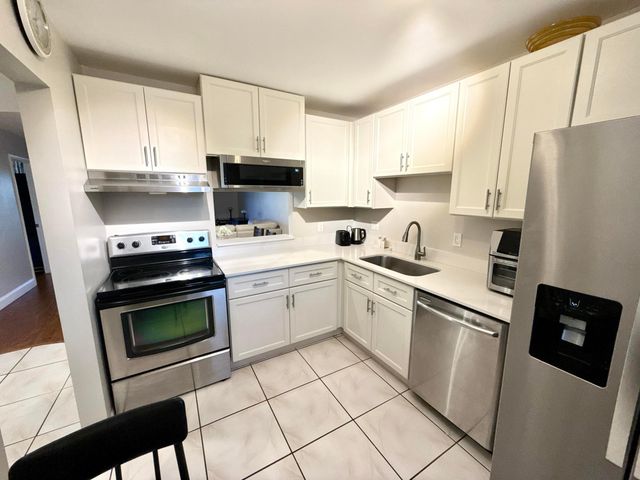 2828 Casita Way 105-C, Delray Beach, FL 33445