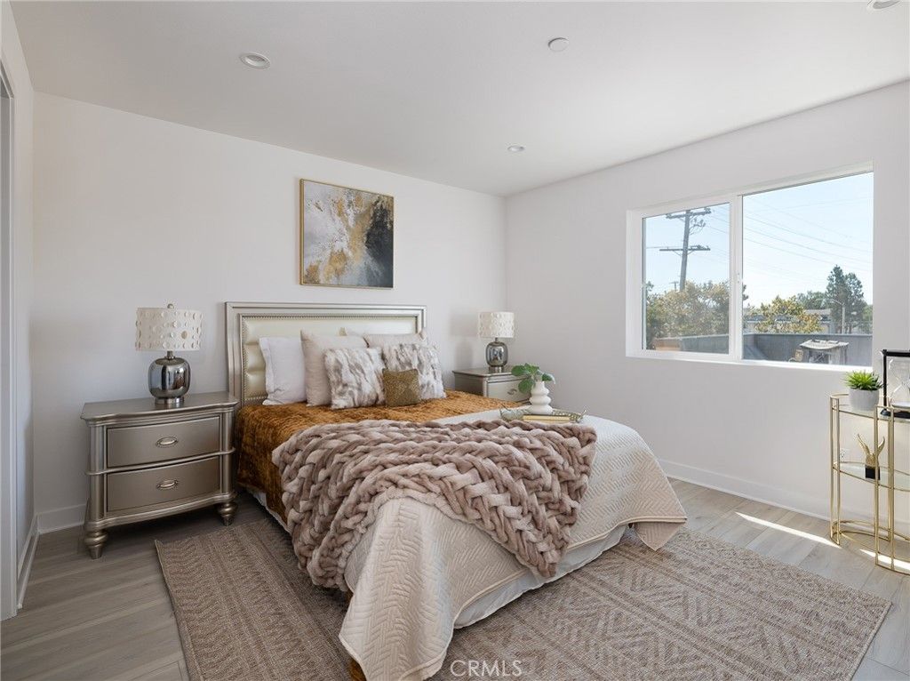 Image 10 of property listing at 121 E 223rd Street 3, Carson, CA 90745