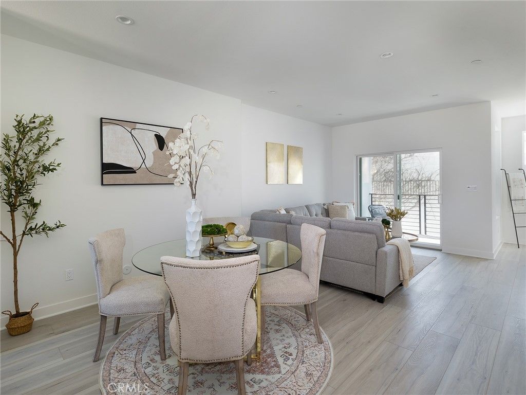 Image 6 of property listing at 121 E 223rd Street 3, Carson, CA 90745