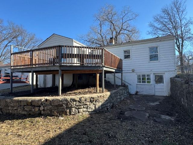 2604 S Northern Boulevard, Independence, MO 64052