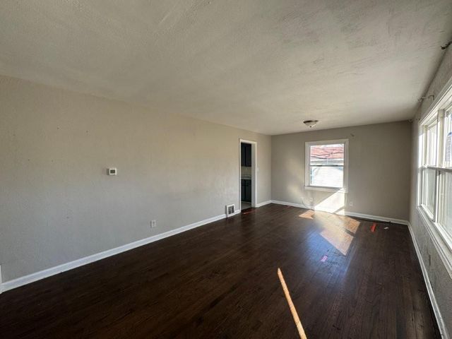 2604 S Northern Boulevard, Independence, MO 64052