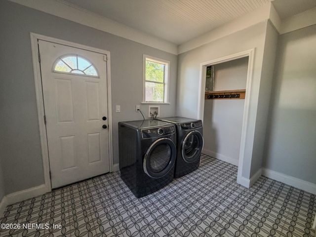 2047 N MARKET Street, Jacksonville, FL 32206