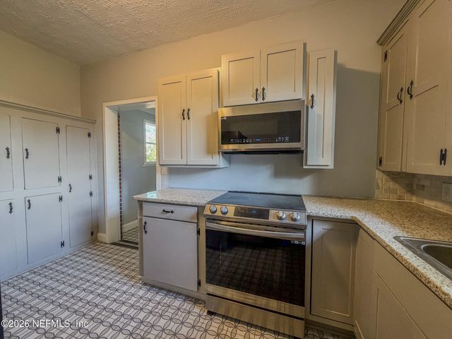 2047 N MARKET Street, Jacksonville, FL 32206