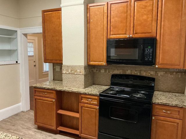 419 W WISCONSIN AVENUE, Deland, FL 32720