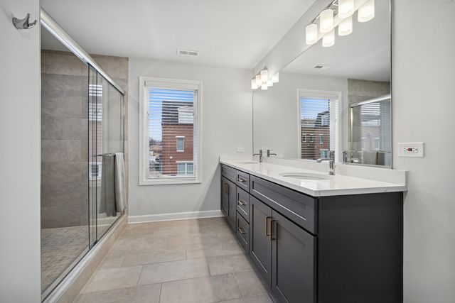 1251 Gateway Court, Northbrook, IL 60062