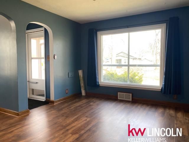 2625 S 13 Street, Lincoln, NE 68502