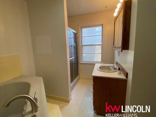 2625 S 13 Street, Lincoln, NE 68502