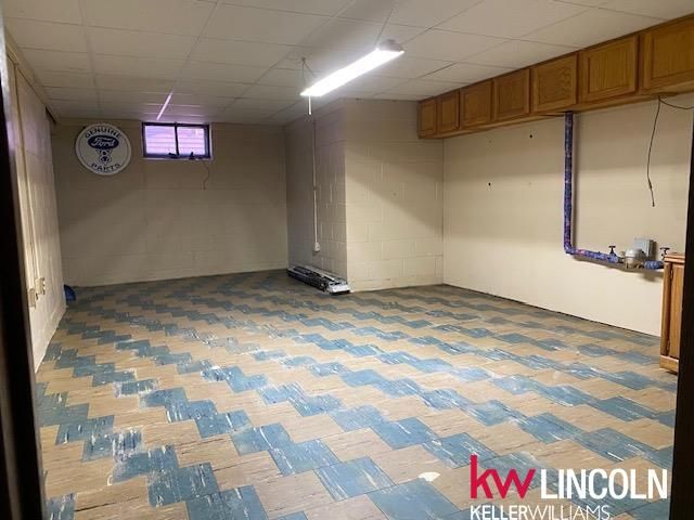 2625 S 13 Street, Lincoln, NE 68502