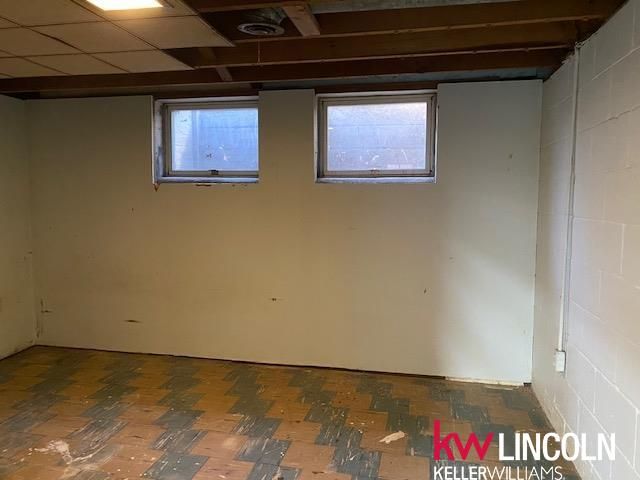 2625 S 13 Street, Lincoln, NE 68502