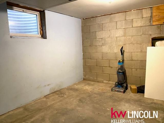 2625 S 13 Street, Lincoln, NE 68502