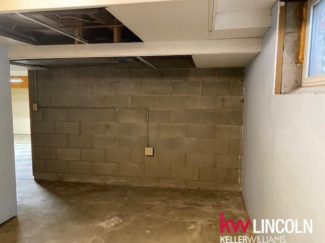 2625 S 13 Street, Lincoln, NE 68502