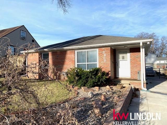 2625 S 13 Street, Lincoln, NE 68502