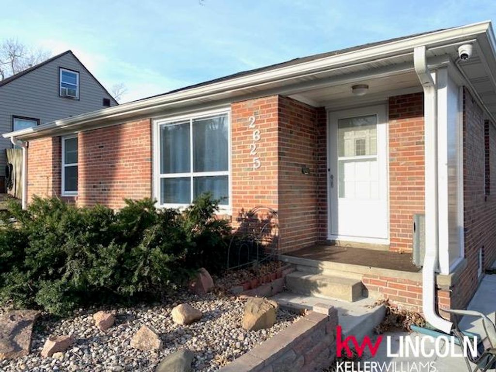 2625 S 13 Street, Lincoln, NE 68502