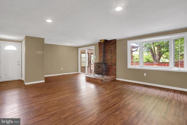 1302 CHATHAM RD, Camp Hill, PA 17011